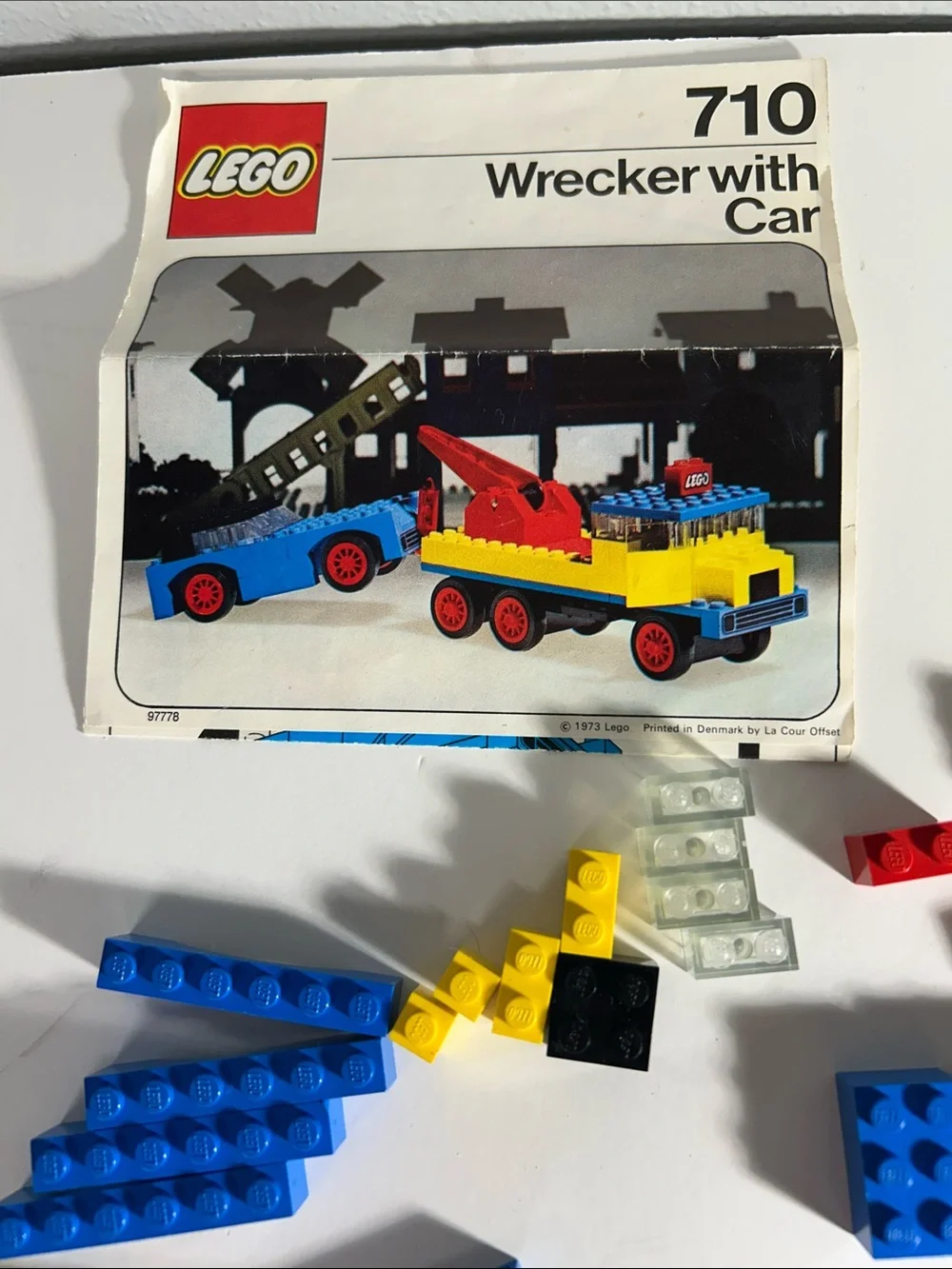 VTG Lego 1973 Wrecker with Car Set includes original box and instructions